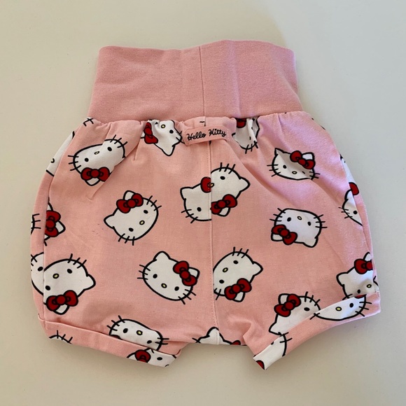H&M Hello Kitty baby shorts. Size 0-1months - Picture 2 of 6
